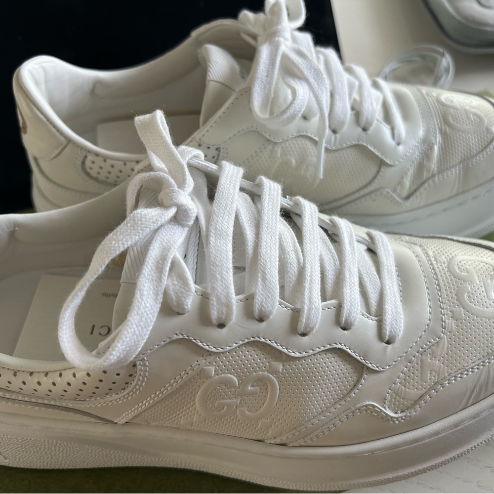 Authentic Gucci sneakers size 39